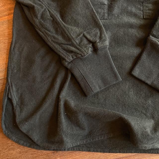 ハンガリー　モックネックスウェットシャツ　ブラック