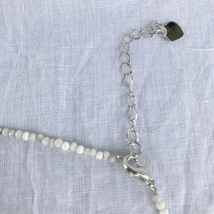 TOPANGA Accessory Mini Stone Choker Howlite