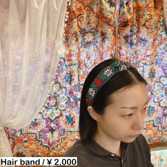 チロリアンテープカチューシャ　ブラックレッド