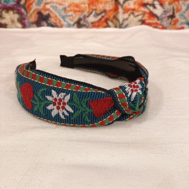 チロリアンテープカチューシャ　ブラックレッド