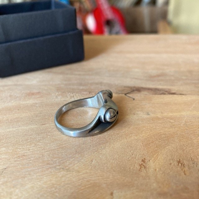 TOPANGA Accessories Frog Ring Dark Silver Size 17