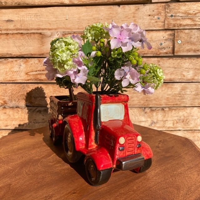フラワーポット　赤いトラック