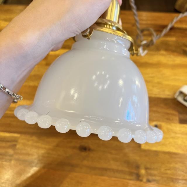 ミルクグラスシェードランプ　ボールプチ