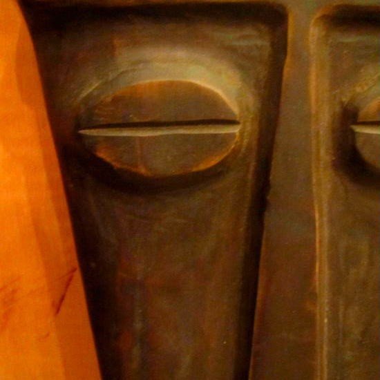 木彫りの置物　サッドフェイスマスク
