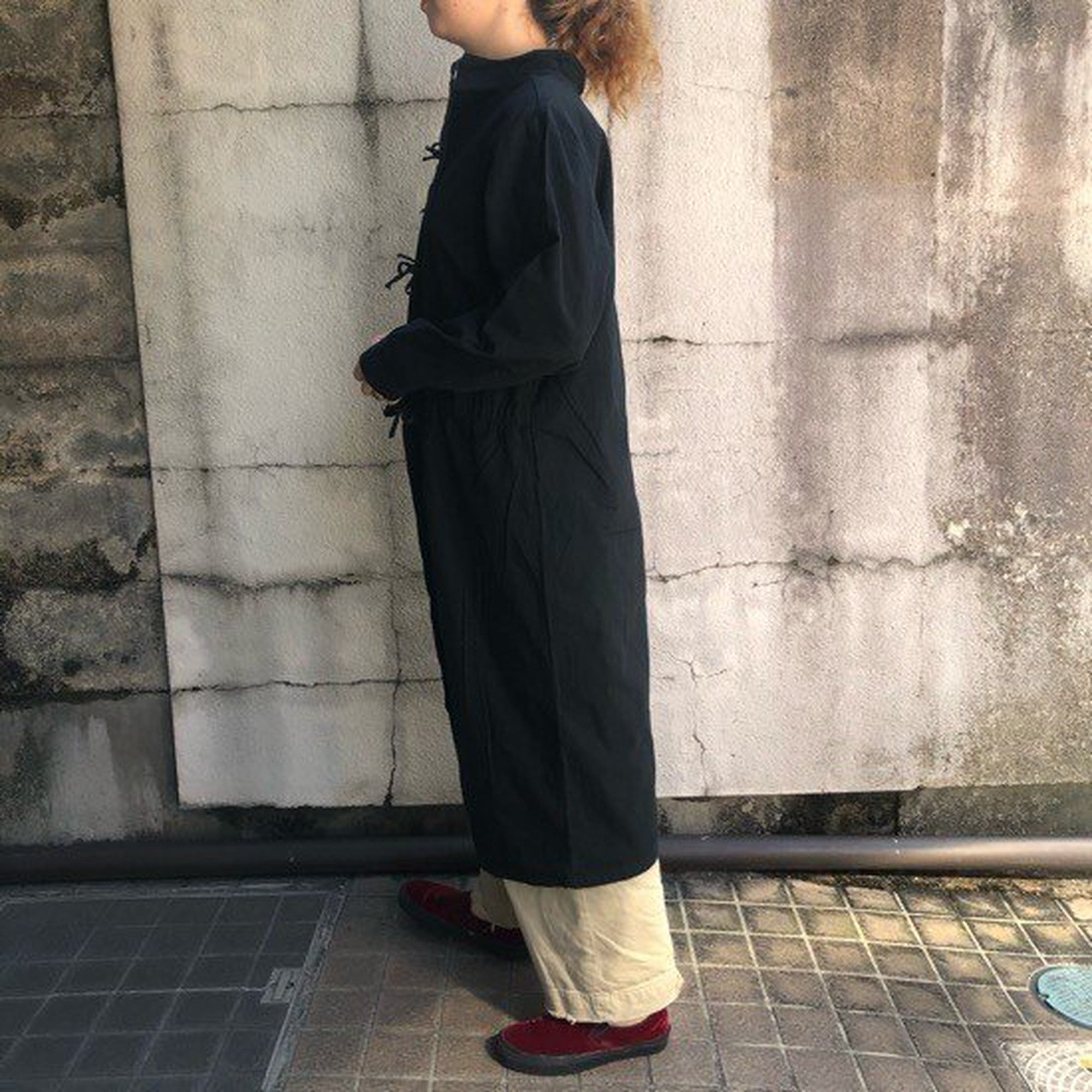 ブルガリア　後染めサージカルガウン　クロ