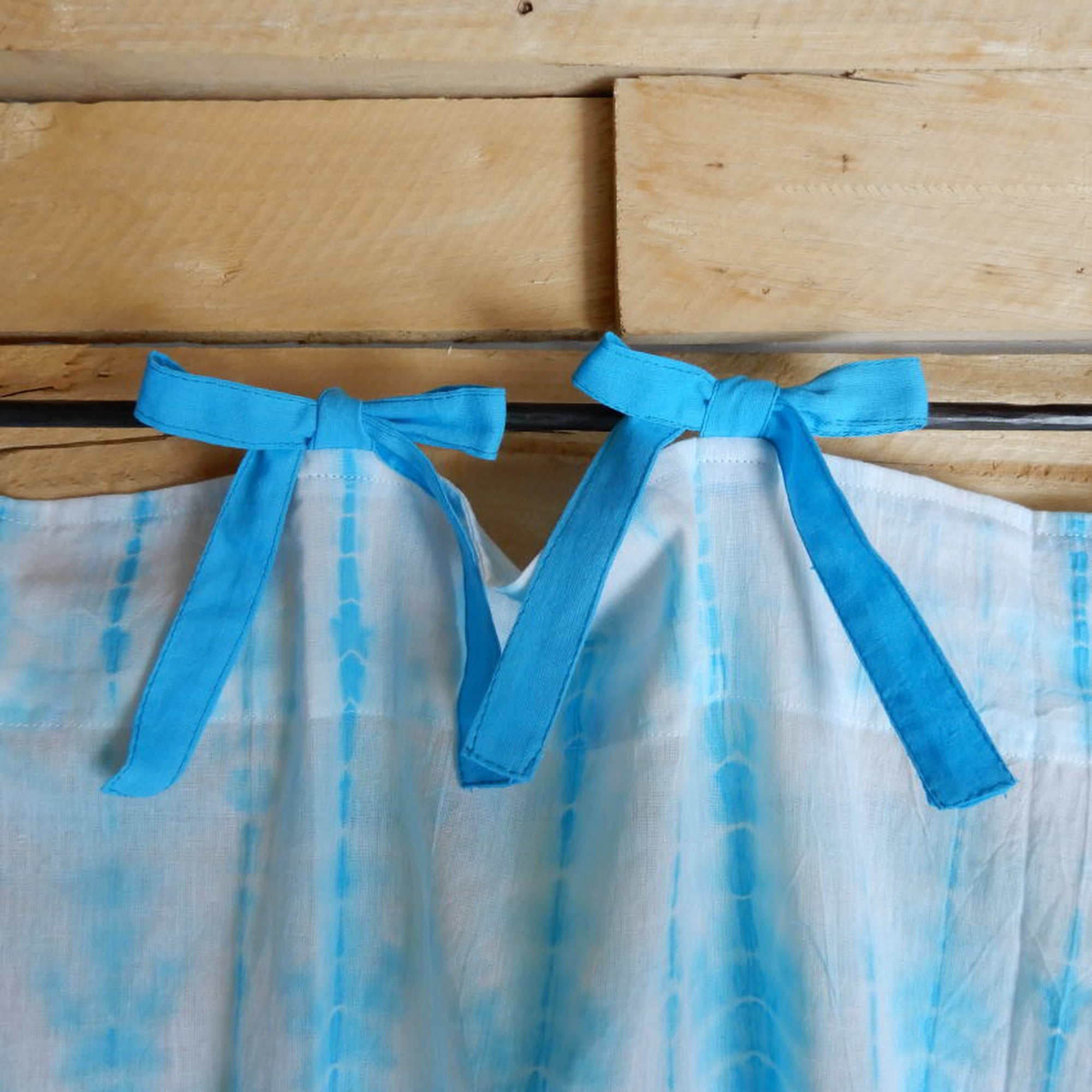 TOPANGA　Shibori　Curtain　シボリカーテン　W110xH200cm　白x青