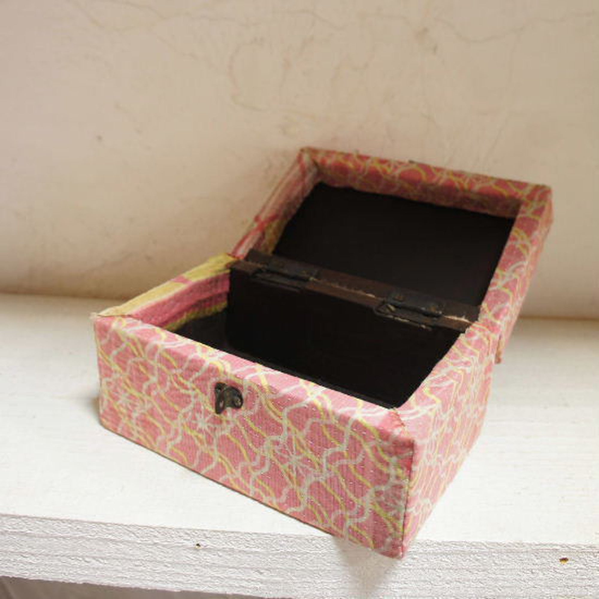 Old Sally Box Pink