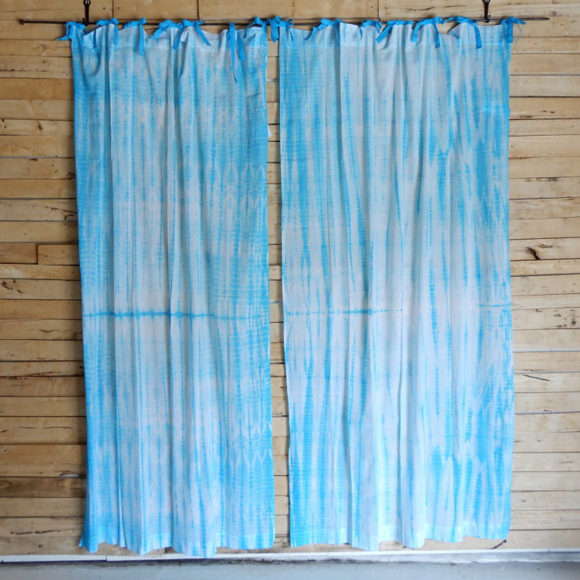 TOPANGA　Shibori　Curtain　シボリカーテン　W110xH200cm　白x青