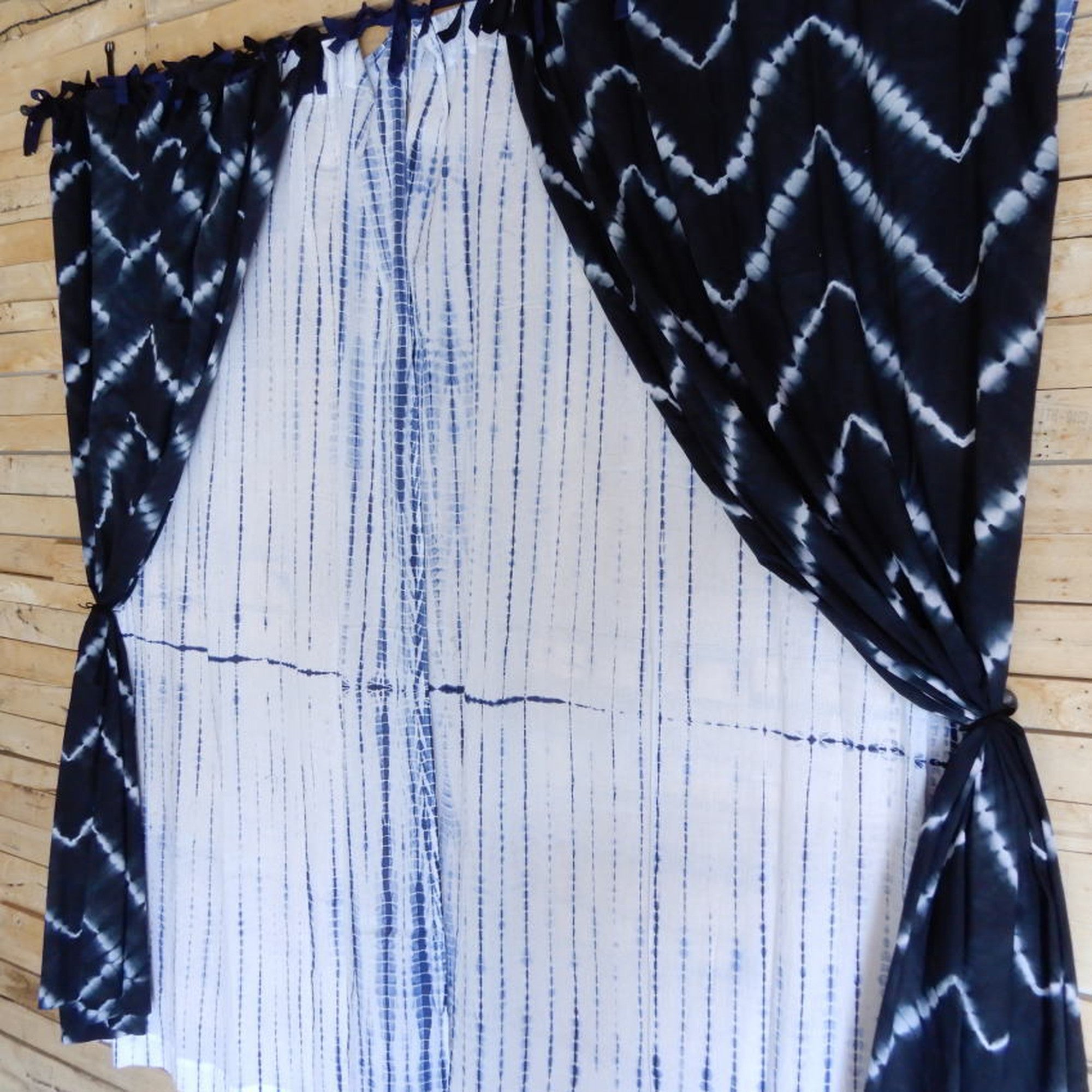 TOPANGA　Shibori　Curtain　シボリカーテン　W110xH180cm　黒